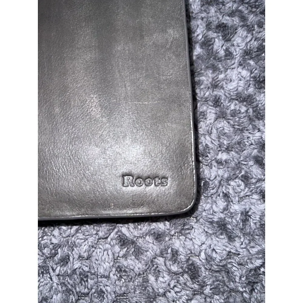ROOTS Canada Gray Leather Bifold Checkbook Credit Card ID Slot Wallet